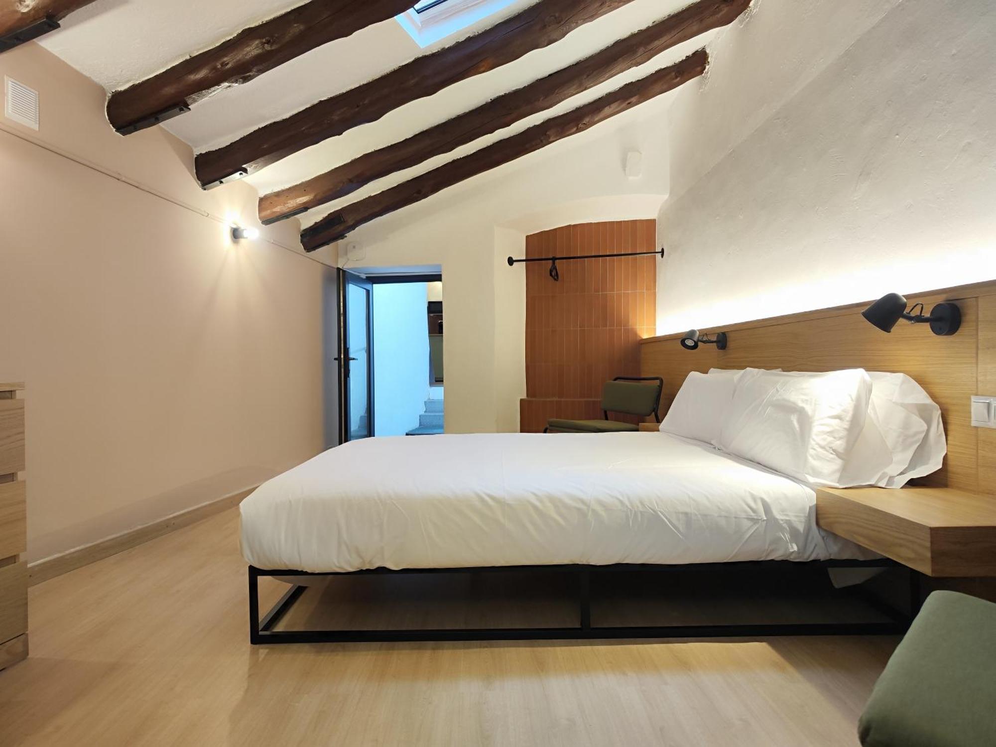 Mazi Placa Gran Mataro Bilik gambar