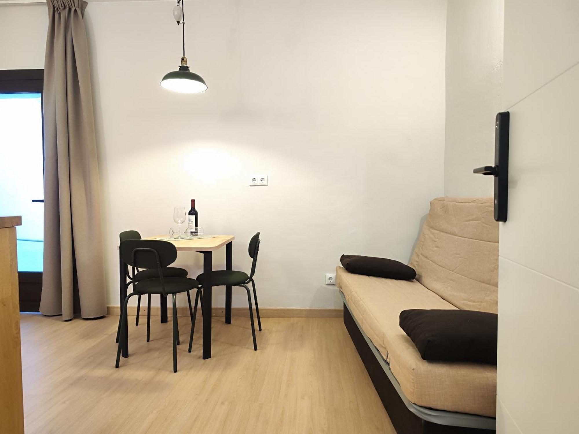Mazi Placa Gran Mataro Bilik gambar